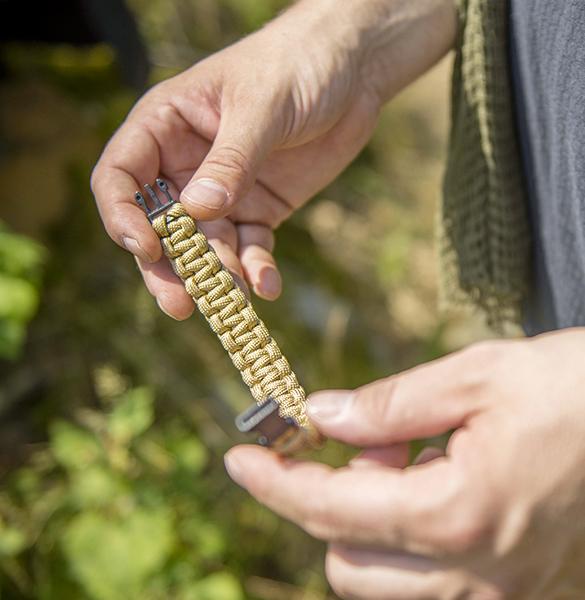 Hotový paracord náramek